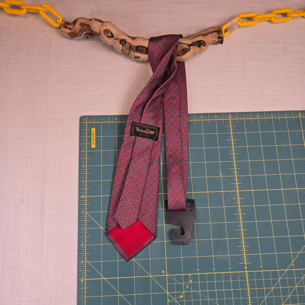 VTG Botany 500 Tie 56x3.75 Mens Red Blue Medallion Silk Made In USA 1990s EUC